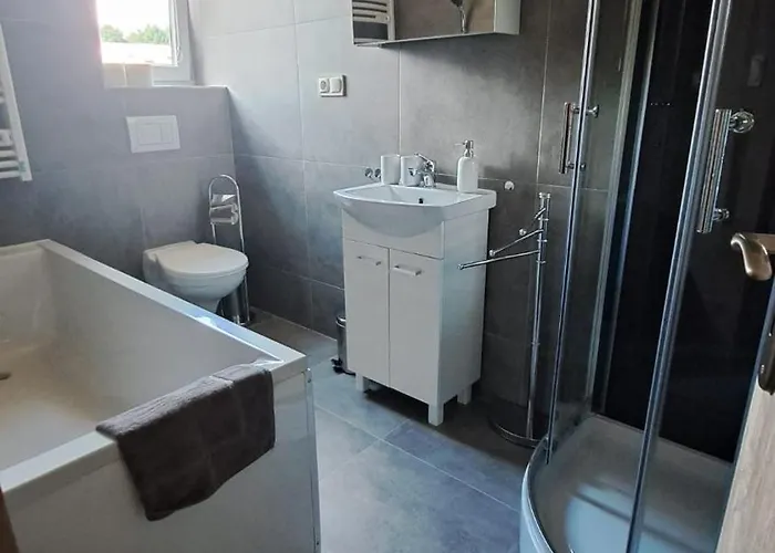 Semesterbostad Konirna